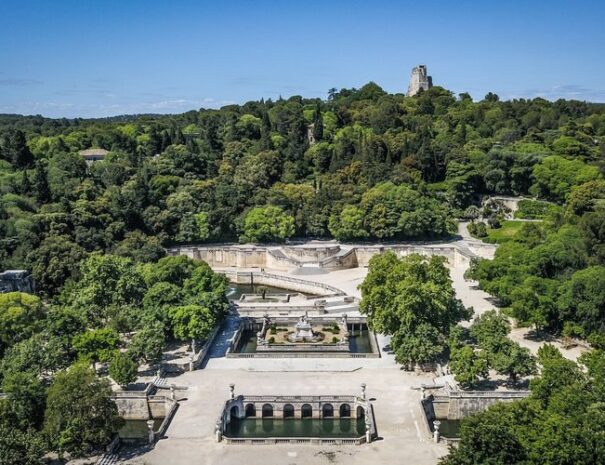 DRONE / LES JARDINS DE LA FONTAINE / PARC / NIMES / TOUR MAGNE / JARDINS / FONTAINES
